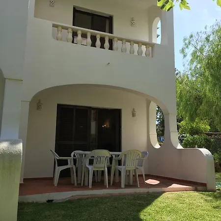 别墅 Prestige For - Maria Cecilia - Moradia Com Jardim E Churrasco - *