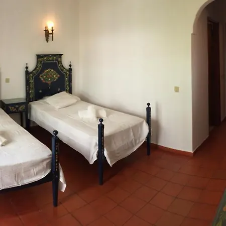 别墅 Prestige For - Maria Cecilia - Moradia Com Jardim E Churrasco - *
